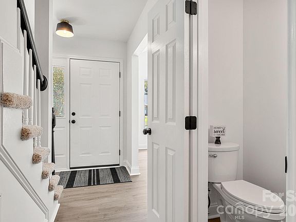 4th image of 2149 Charles Towne Ct
