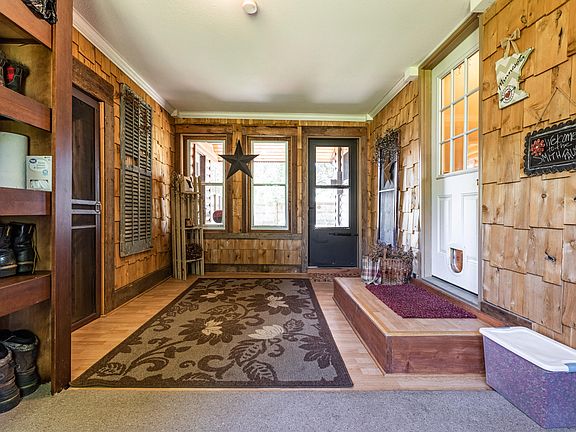 5th image of 3015 Lakeshore Dr