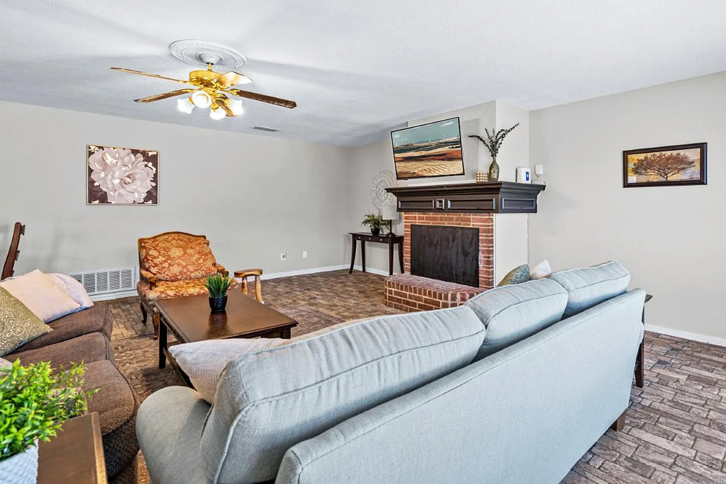 Expansive Fort Worth residence near Heritage Trace — Photo 2