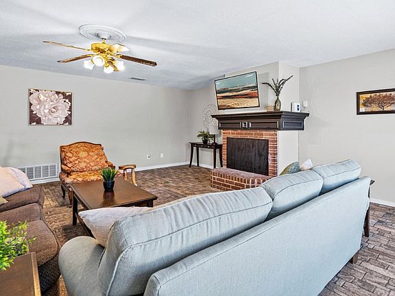 2nd image of 8128 Heritage Place Dr