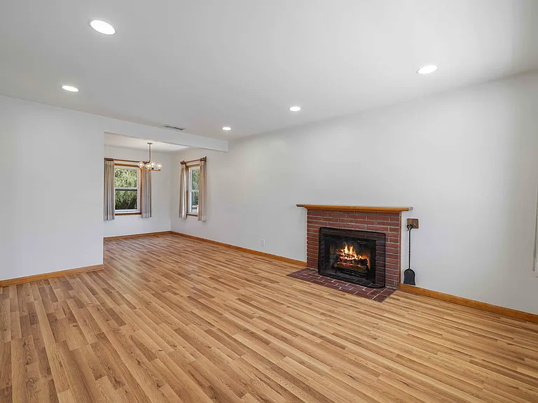 22826 Marjorie Ave — Photo 3