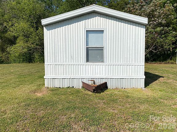 5th image of 2930 Old Camden Rd