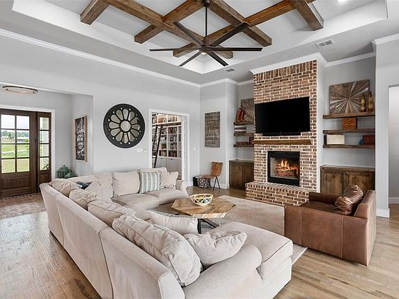 5th image of 212 Canyon Lake Dr
