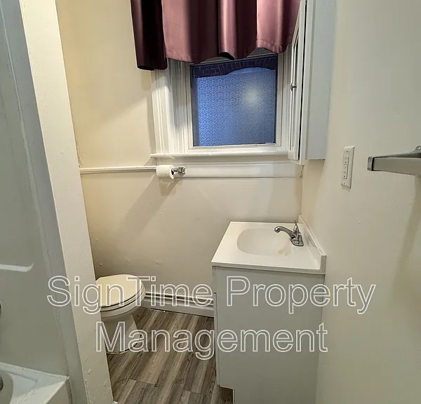 103 E Washington St #1E — Photo 13
