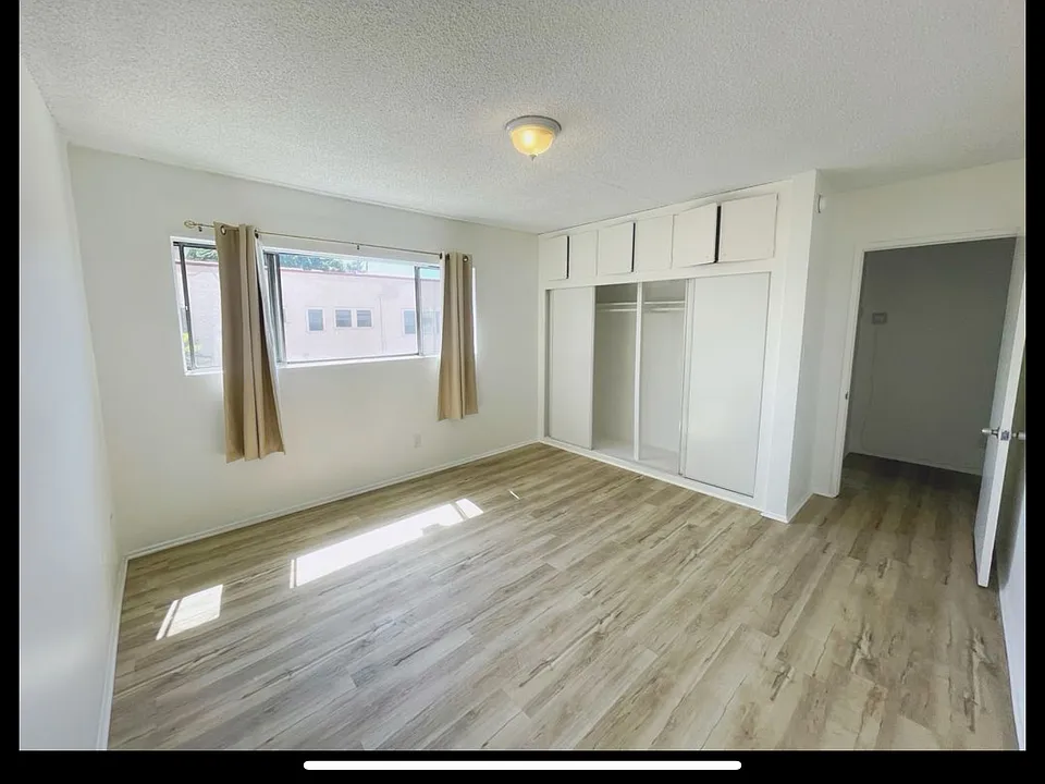 4240 S Figueroa St #8955444556