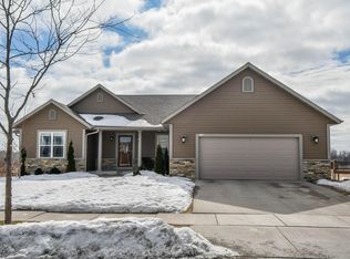 1160 Huron Way, Hartford, WI 53027