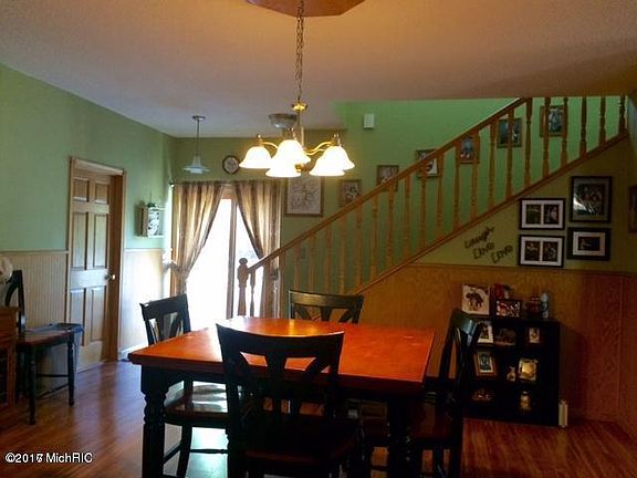 5th image of 801 E Melendy St