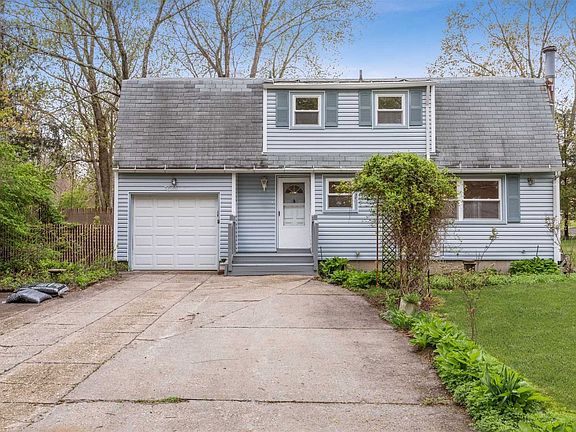 2nd image of 18 Wagner Dr