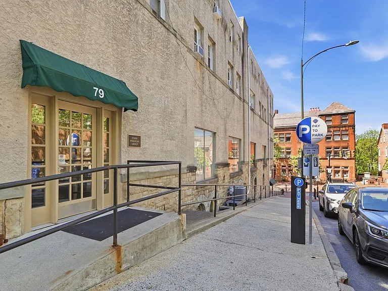 79 W Market St #G — Photo 29