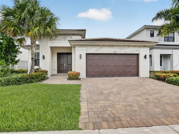 4574 SW 173rd Ave, Hollywood, FL 33029