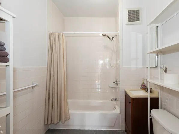 823 Union Street image 9 of 14