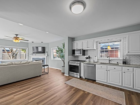 5th image of 1419 W Miner St