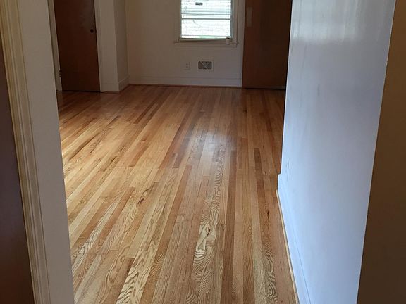 3rd image of 1646 Baywood Cir