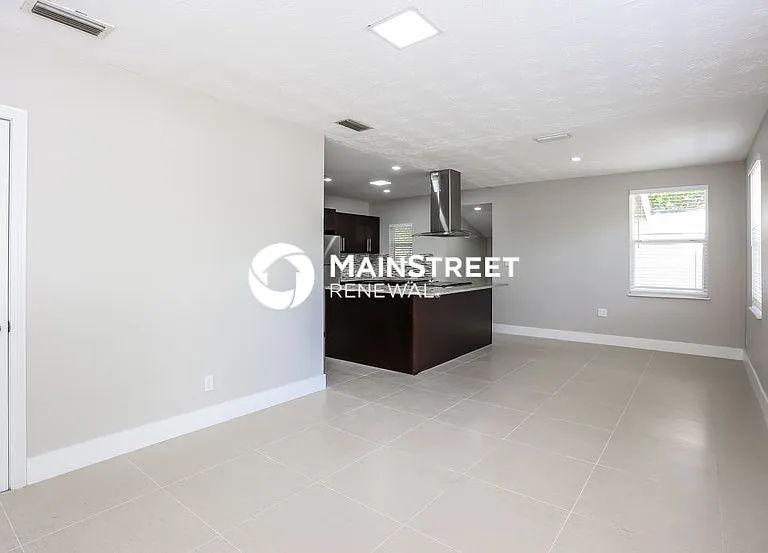 9064 Polk Ave — Photo 7