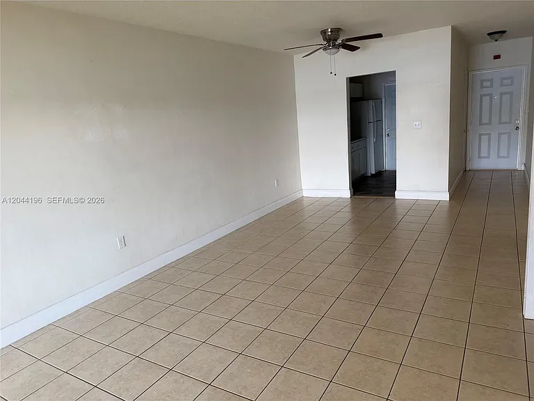 19001 NE 2nd Ave #1404 — Photo 3