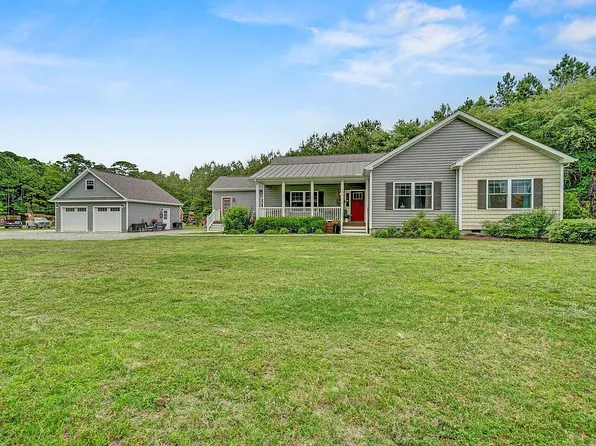 204 Brown Ln, Suffolk, VA 23432