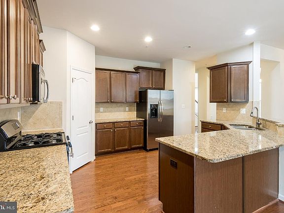 4th image of 7829 Stonebriar Dr