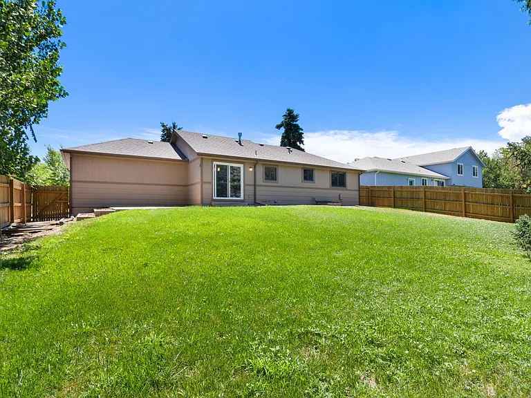 1956 Promenade Way — Photo 20