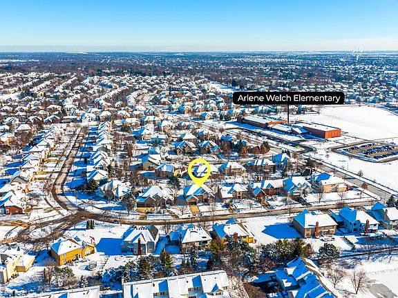 4th image of 2652 Charlestowne Ln