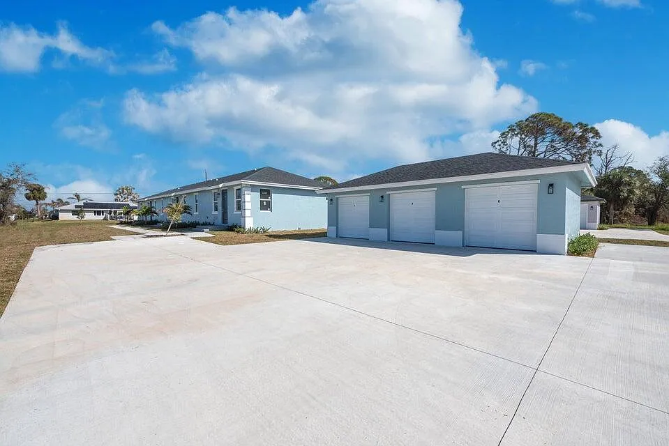 248 Rotonda Boulevard W (NEW) Unit C - 1 — Photo 3