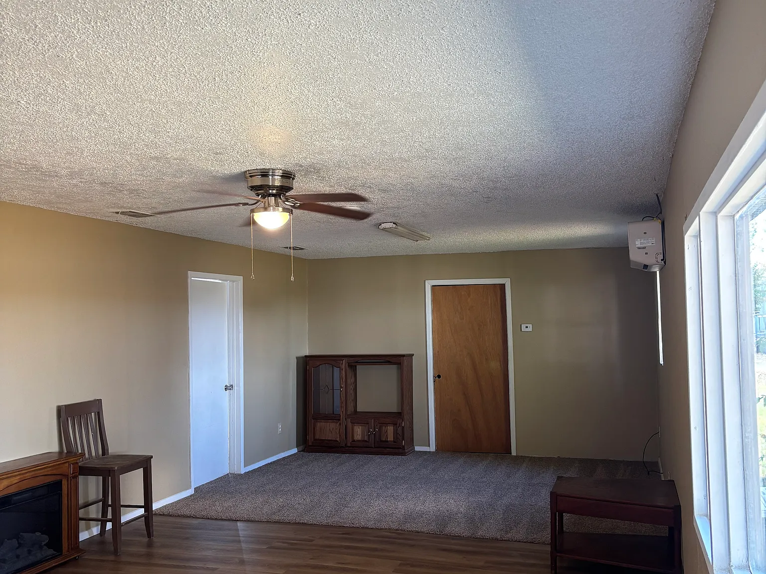 2 bed, 1050 sqft, $1,200 — Photo 4