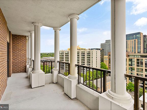 5th image of 1600 N Oak St APT 1829