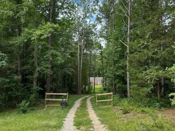 700 Barr Farm Rd, Roopville, GA 30170