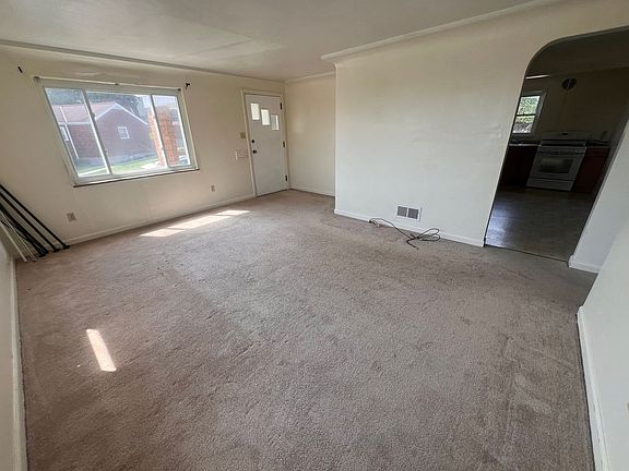 3rd image of 1121 Clippert St #1123