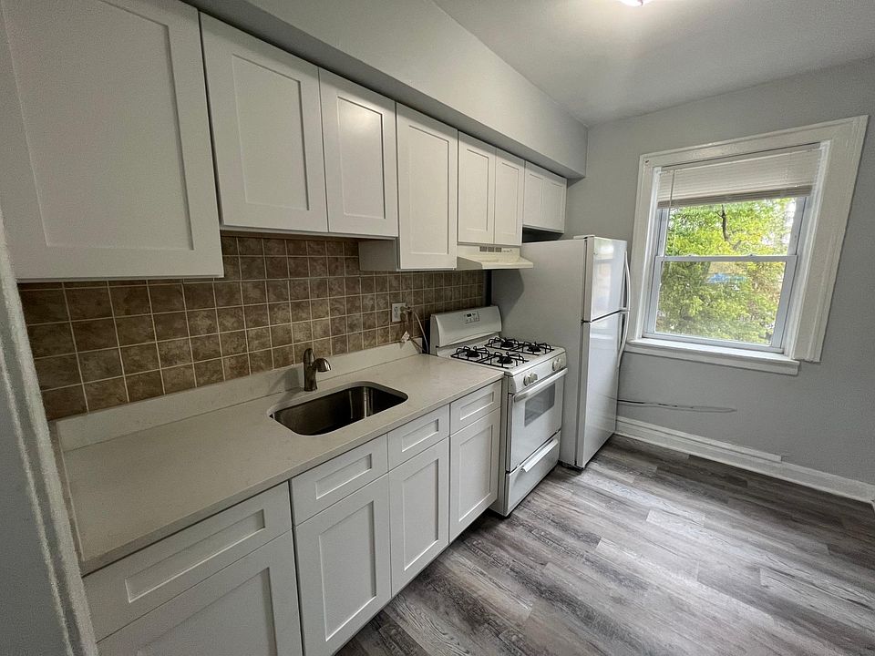 1st image of 3084 N Elston Ave APT 1