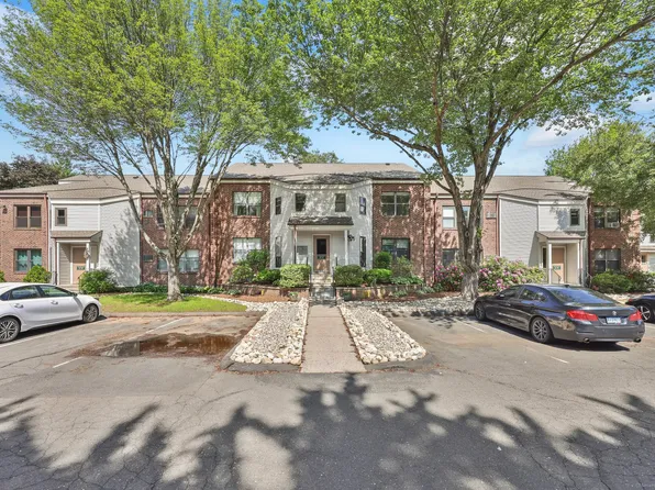 27 Wellington Drive #27, Farmington, CT 06032