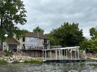 372 River View Rd, Guttenberg, IA 52052