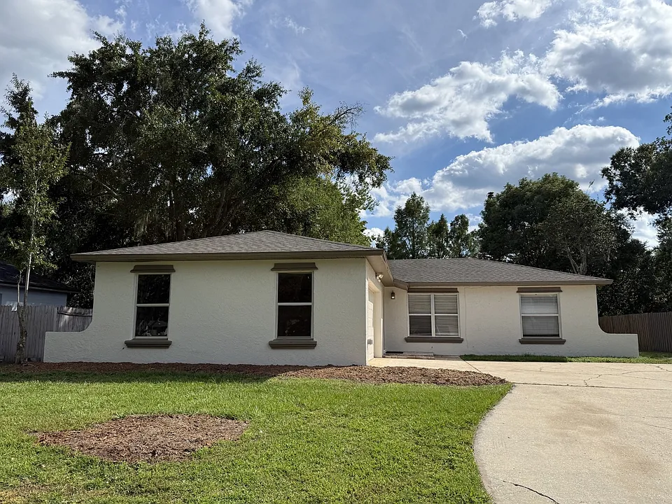 105 Wax Myrtle Dr