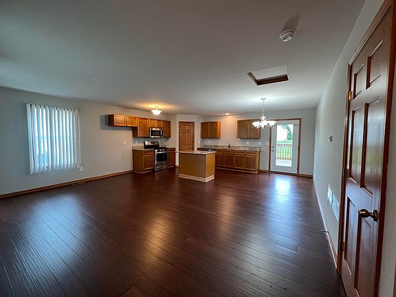 5th image of 2965 Meadowlark Ln
