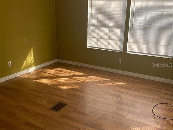 3rd image of 36201 Clinton Ave