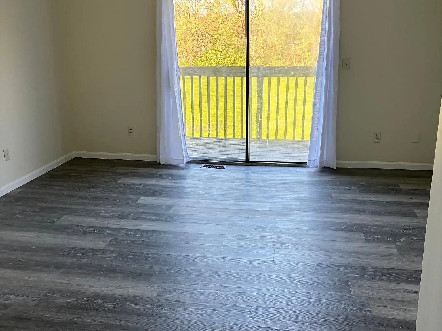 700 N Adelaide St — Photo 2