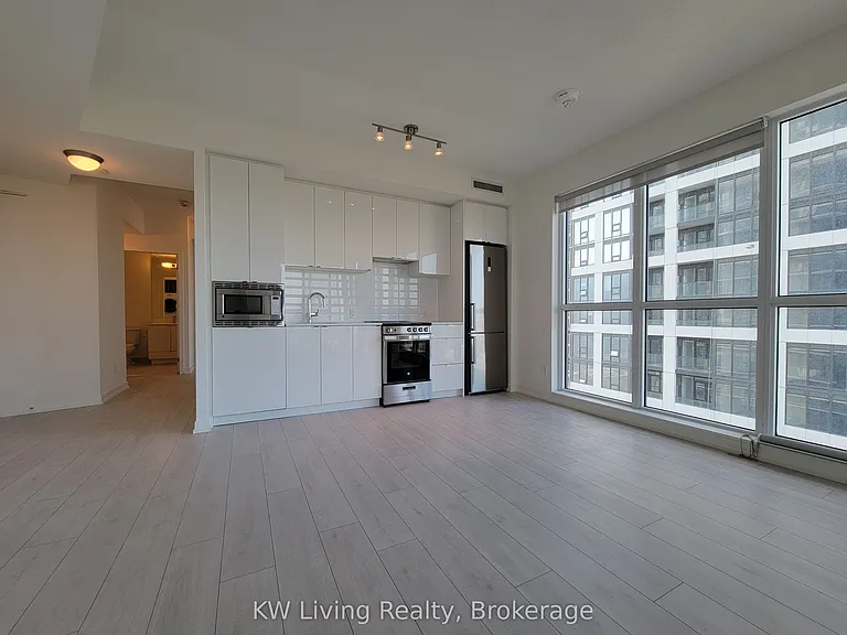 49 E Liberty St #1002 — Photo 5