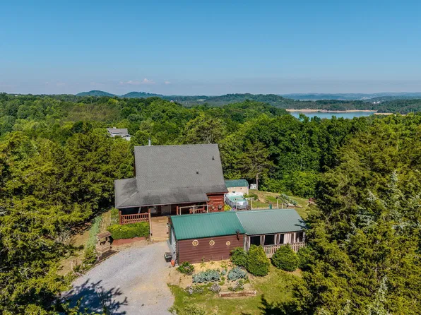 1582 Romary Rd, Dandridge, TN 37725