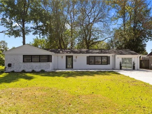 3705 Kings Point Cir, Virginia Beach, VA 23452