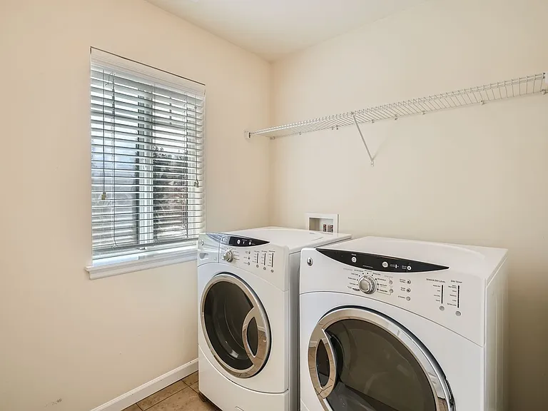 10502 SE 10th Ct — Photo 25