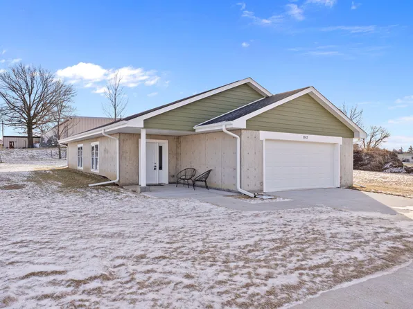 1512 Duncan Dr, Muscatine, IA 52761