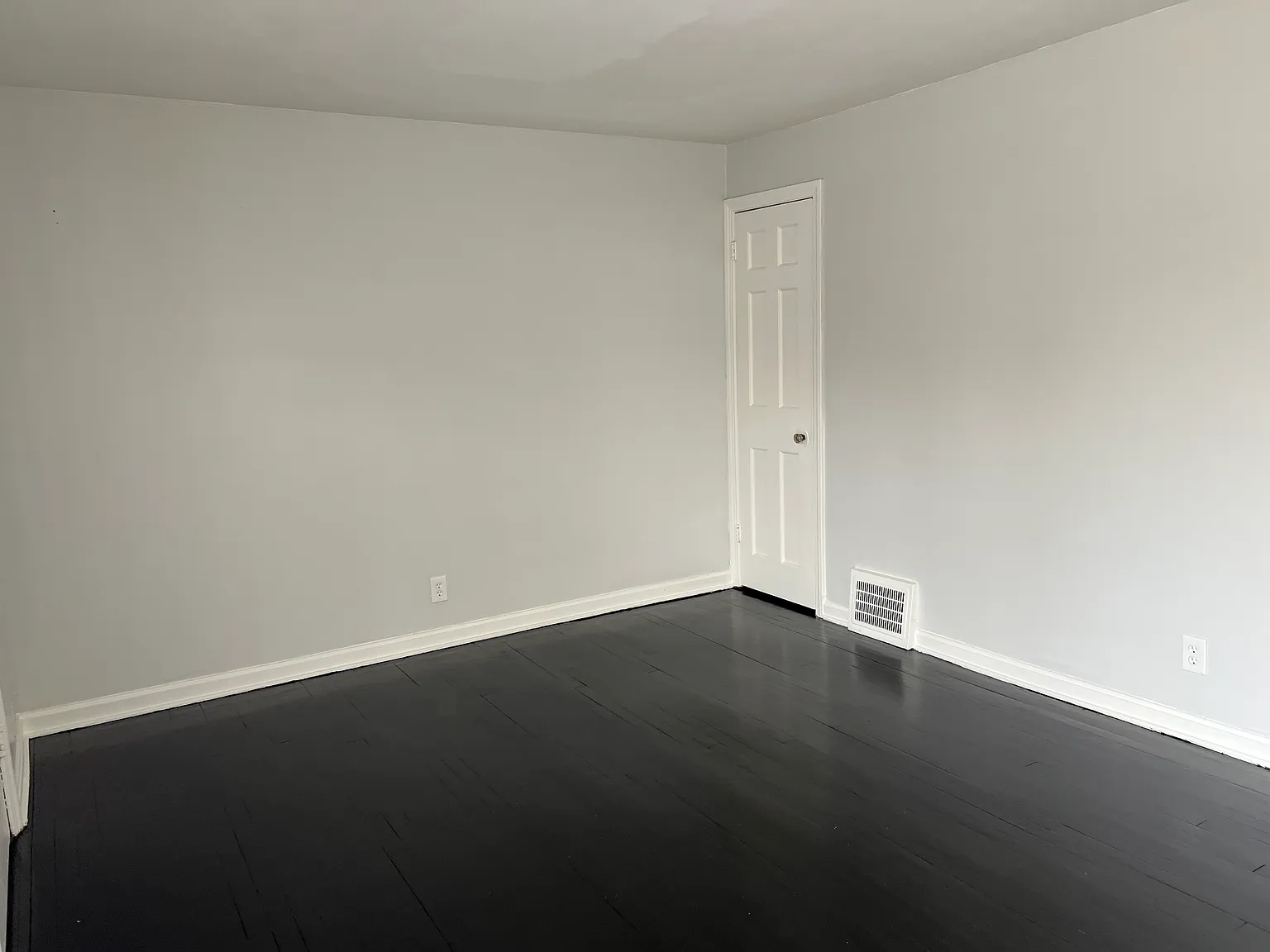 2 bed, 1080 sqft, $1,100 — Photo 3