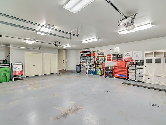 3rd image of 3601 Parker Trl