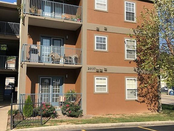 Spacious patio or balcony with each apartment