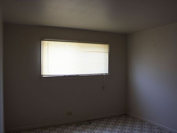 5th image of 14101 S School St APT 3C