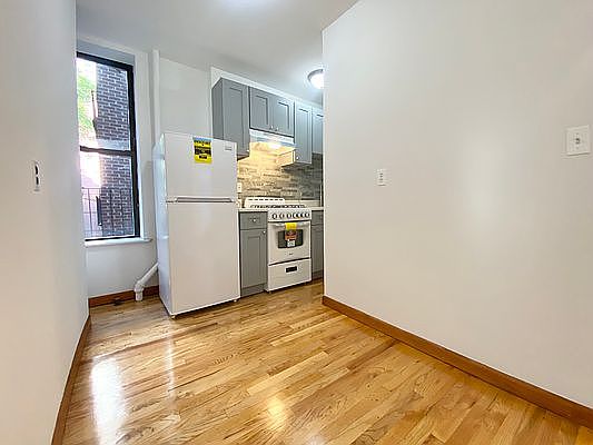 5th image of 247 E 94th St APT 4W