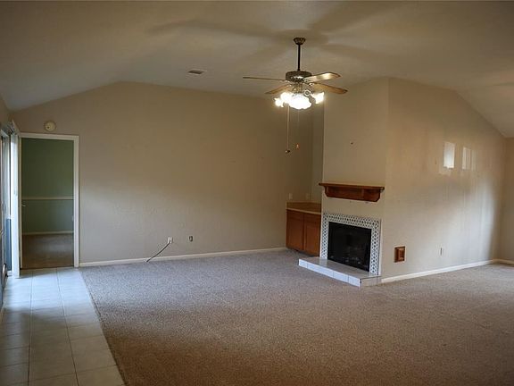 2nd image of 2931 Walnut Springs Dr