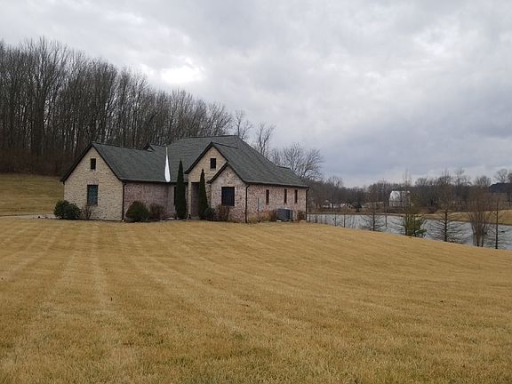 2nd image of 790 Hydepark Dr