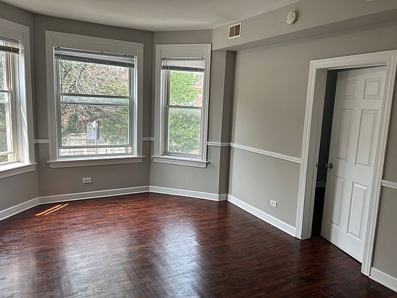 3rd image of 6943 S King Dr