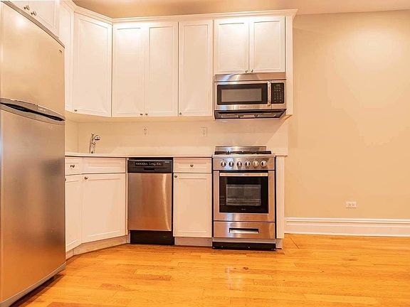 2nd image of 544 W 50th St APT 1RE