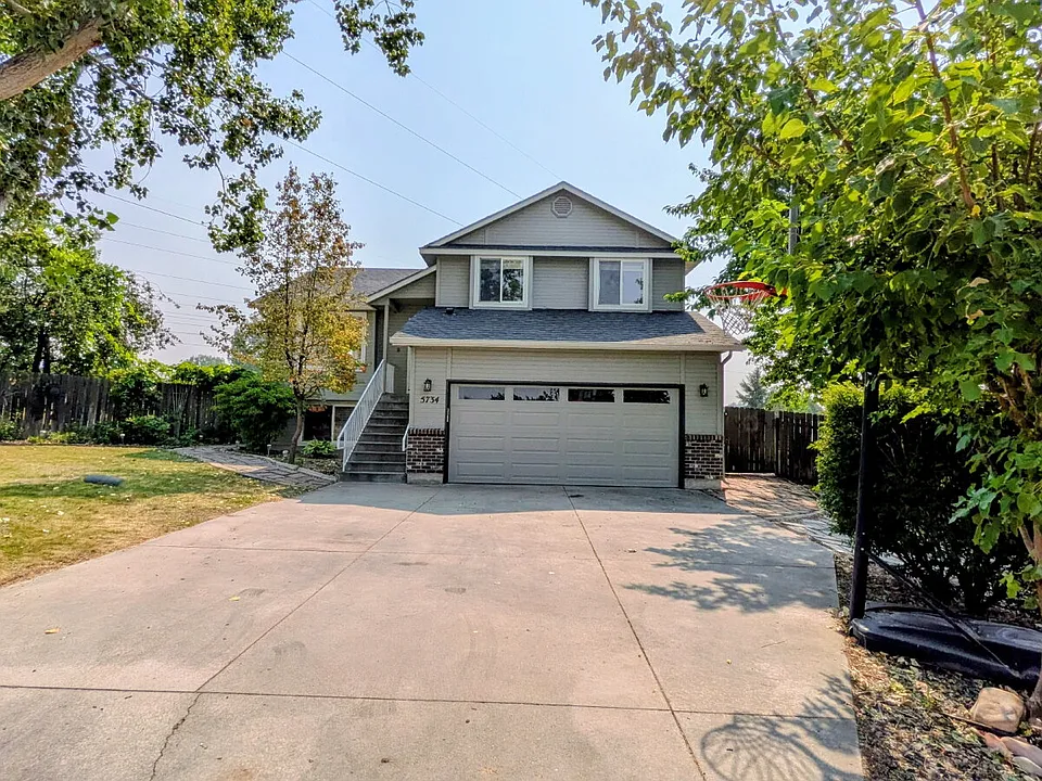 5734 S Hollyhock Pl